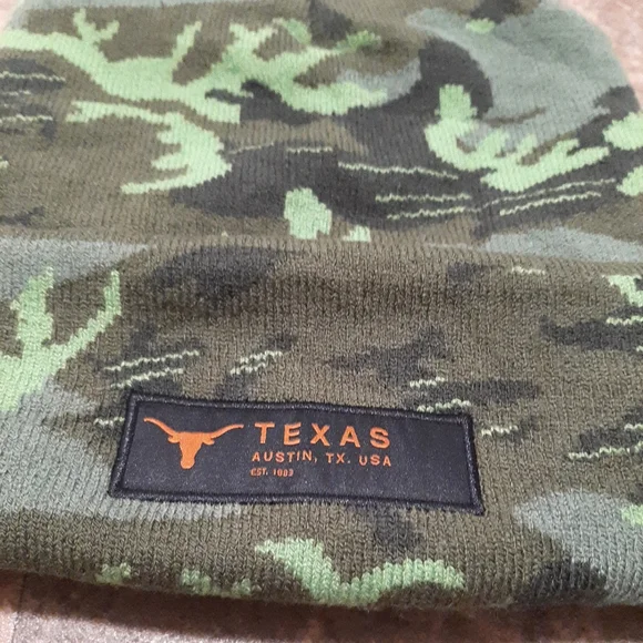New. Nike Texas Longhorns Camo Military Appreciation Cuffed Knit Beanie. - Picture 2 of 6